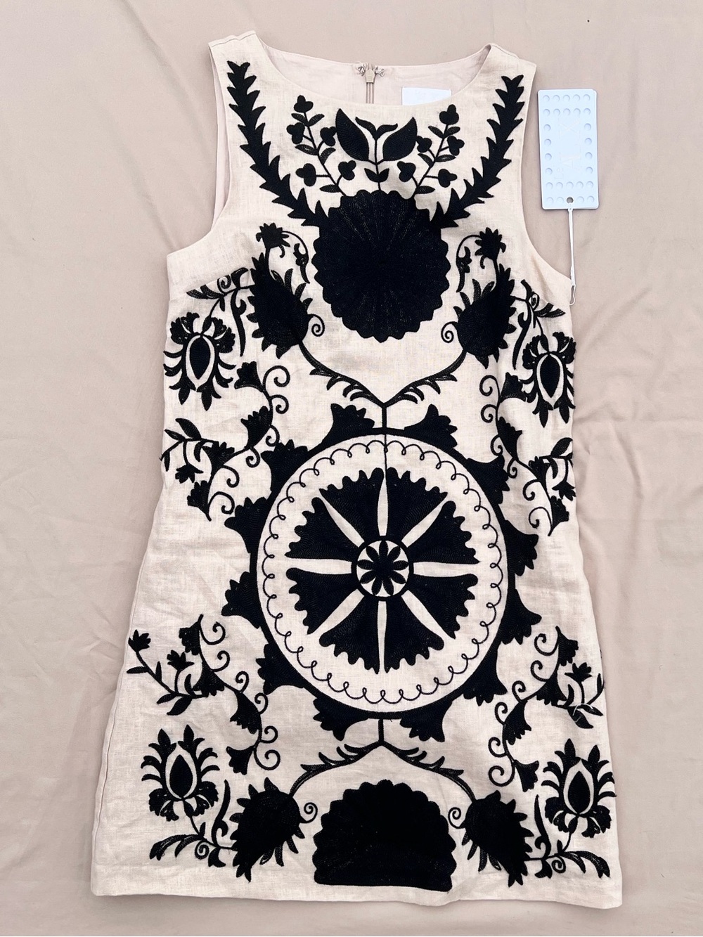 NWT $229 Le’ AL.X Embroidered Linen Shift Dress Black/Flax - Picture 3 of 11